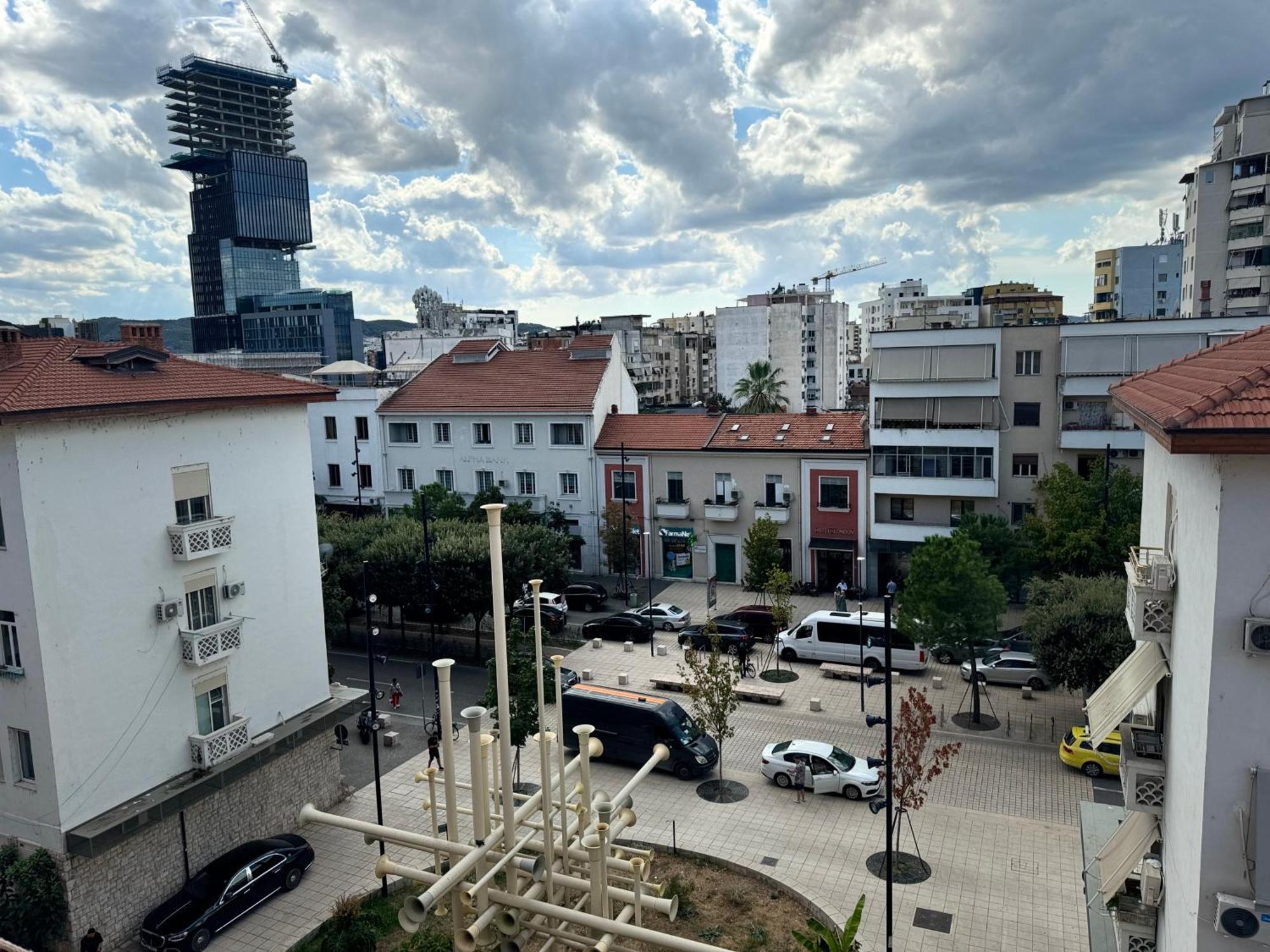 Golden Dublex Tirana Apartment Luaran gambar